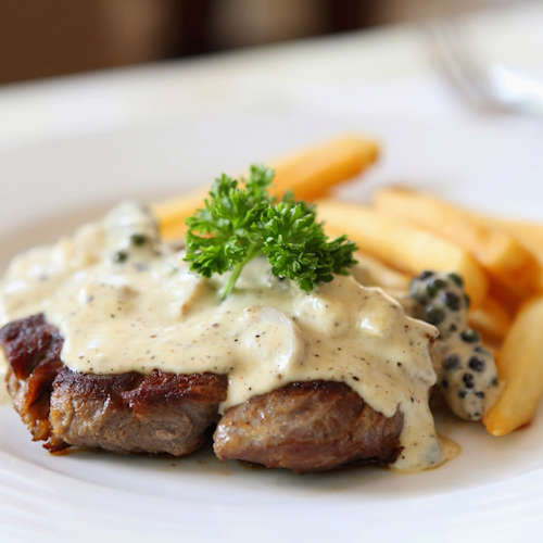 Bife ao Molho Quatro Queijos