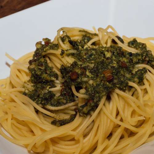 Massa ao molho Pesto.