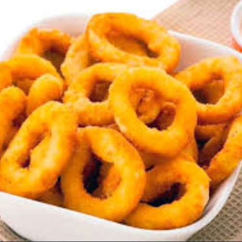 Anéis de cebola empanada