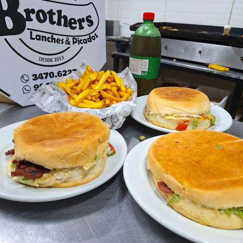 Combo 3 Xis + Fritas M + Refri guarana 1lt